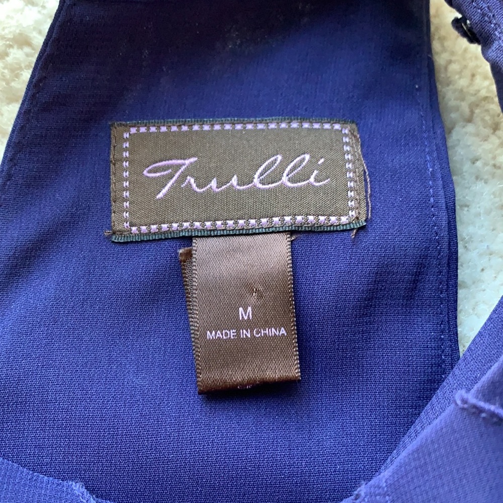 Trulli Ruffled Tank Keyhole Blouse - Picture 10 of 10